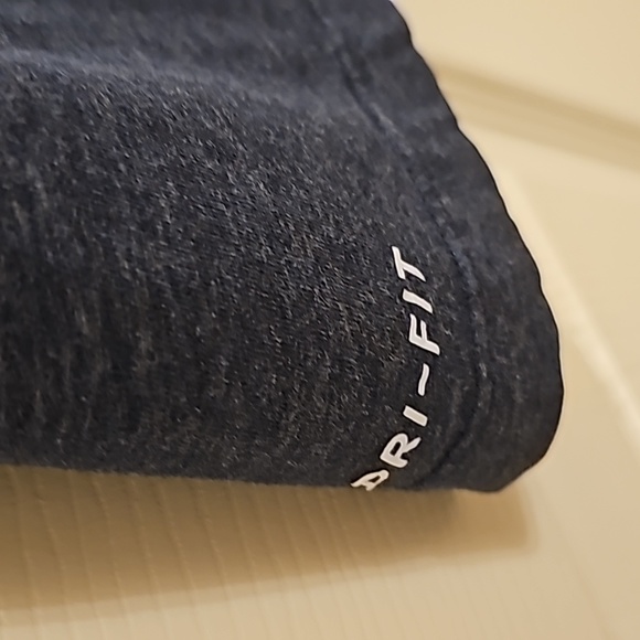 Mens Nike T-Shirt - Picture 3 of 3